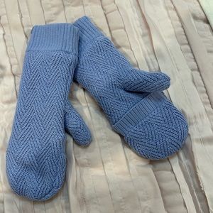 New Lululemon Mittens. Blue/purple in colour.